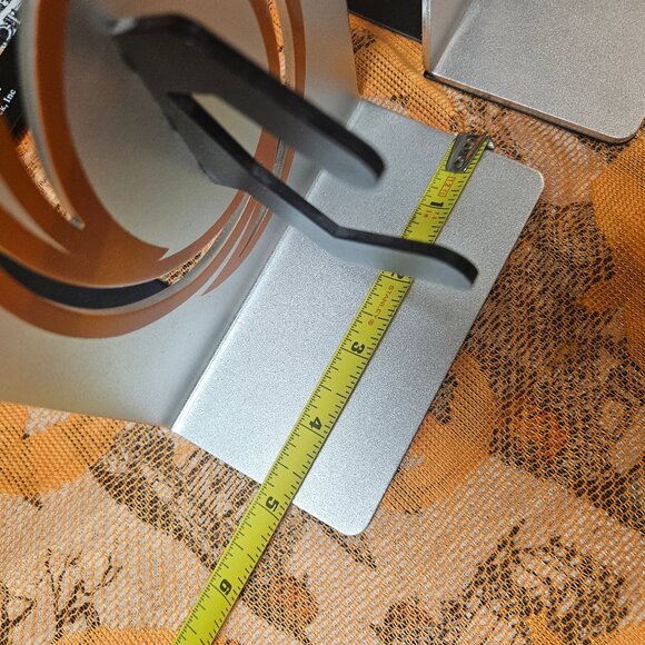 Portal 2 ThinkGeek Bookends Aluminium Video Game Decor - Picture 12 of 12